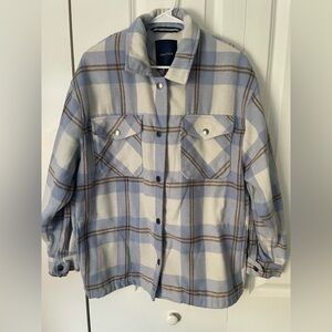Nautica button up jacket. Size small. Great condition.